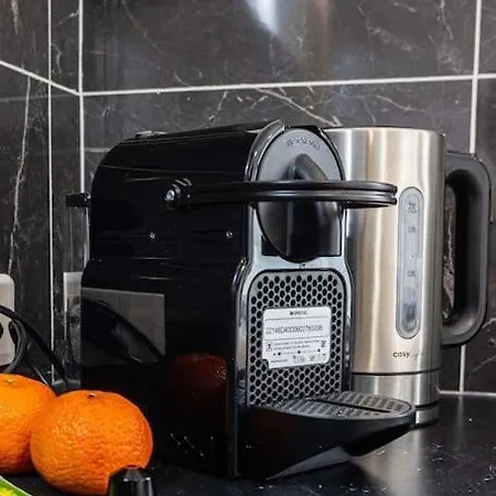 *cosy 20' Paris 25' - Free Wifi* Apartment